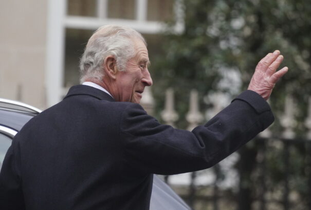 Rákot diagnosztizáltak a brit uralkodónál. Azonnal elkezdték a kezeléseket