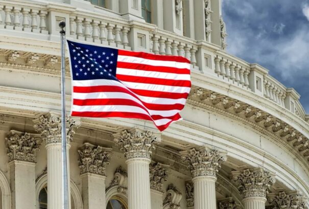 Micskó András: Így veri át Amerika Európát Ukrajna támogatásával