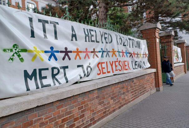 Nyitott napon tekinthettek be az alapiskolák ötödikes tanulói a komáromi Selye János Gimnáziumba