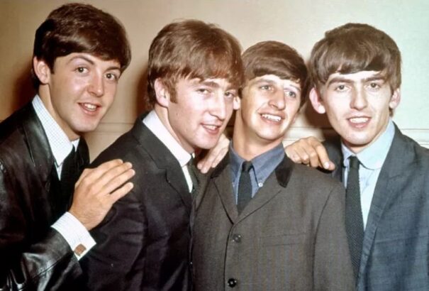 Sam Mendes négy új Beatles-filmet rendez