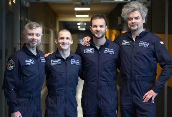 Hol tart a magyar űrhajósok felkészülése a küldetésre? – A Kossuth Rádió műsorából minden részlet megtudható