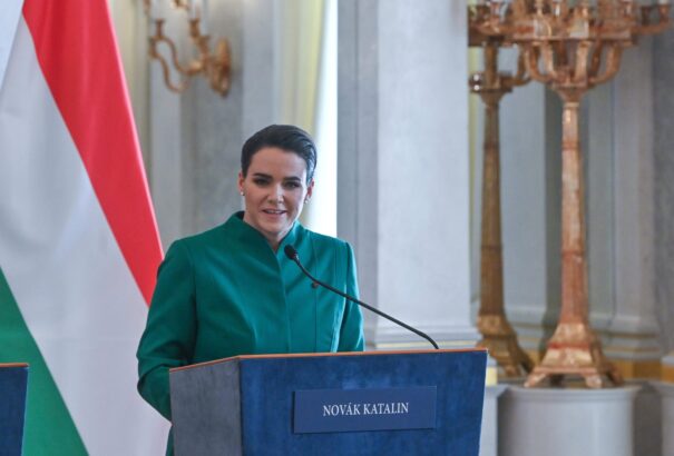 Gundel Takács és Szörényi is otthagyta Novák Katalint a pedofilbotrányos kegyelmi ügy után