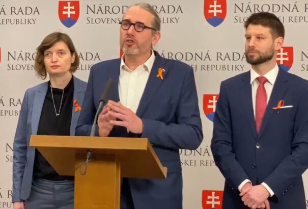 Az Európai Bizottság felfüggesztheti a Szlovákiának szánt eurómilliárdokat