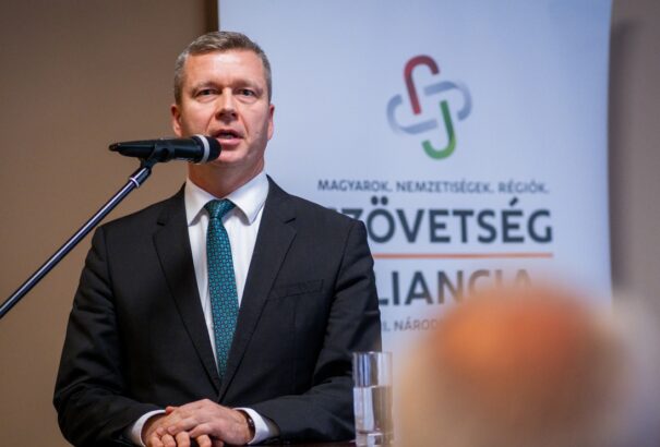 Felmérés: Forró jól finisel – meglesz a 4 százalék?