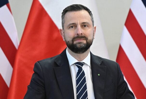 Lengyel védelmi miniszter: A NATO-nak „minden forgatókönyvre fel kell készülnie”