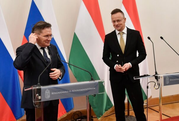 Szijjártó Péter: Jól haladnak a paksi beruházás munkálatai