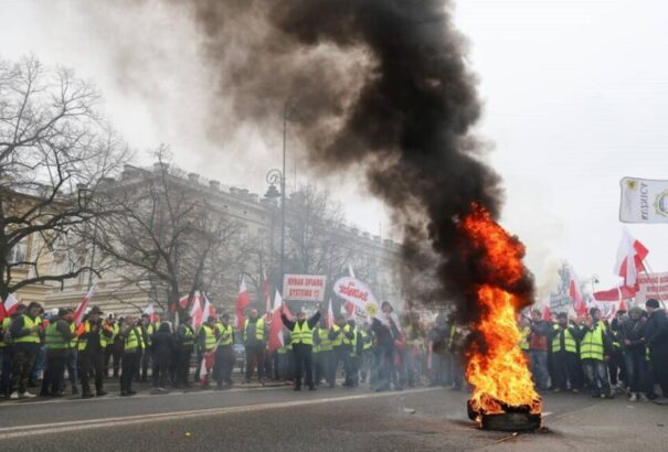 Varsóban tüntetnek a lengyel gazdák
