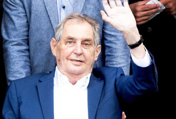 Miloš Zeman megkezdte a rehabilitációt