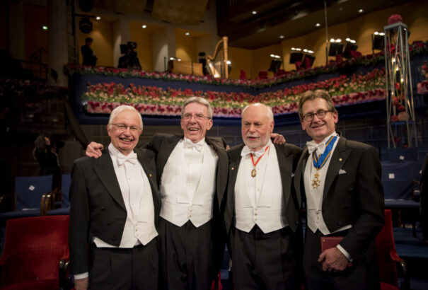 Egy áram nélküli tanyán nőtt fel a nanogépeket megalkotó Nobel-díjas tudós