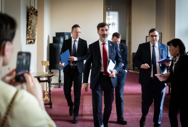 V4: A magyarok és szlovákok sem csatlakoznak a csehek kezdeményezéséhez – nem küldünk lőszert az ukránoknak