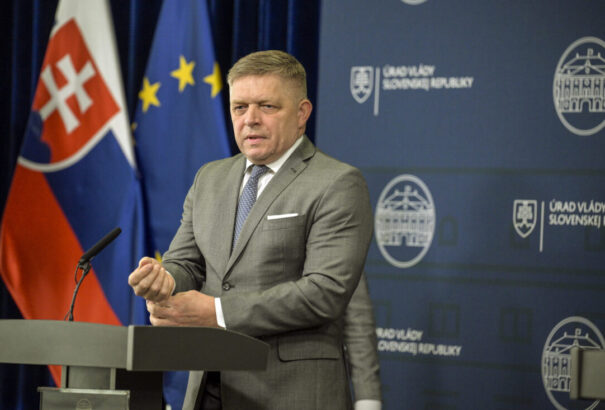 Fico: Korčok háborús uszító, Pellegrini tudja, mekkora érték a béke