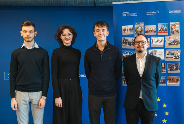 A dunaszerdahelyi Magyar Tanítási Nyelvű Magángimnázium diákjainak is szurkolhatunk az Estöri – Kreatív Történelmi Verseny döntőjében!