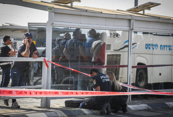 Hárman megsebesültek egy merényletben Izraelben