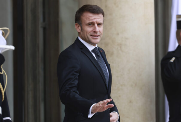 Franciaország alkotmányba foglalta a terhességmegszakításhoz való jog védelmét