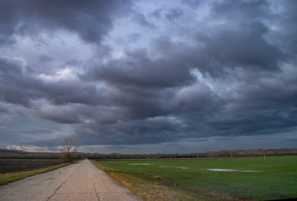 Itt a fordulat az időjárásban: holnap viharok érkeznek, majd visszatérnek a fagyok
