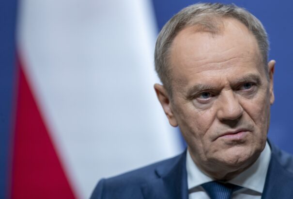 Tusk beszólt a magyar és a szlovák külügyminiszternek, mert Lavrovval találkoztak