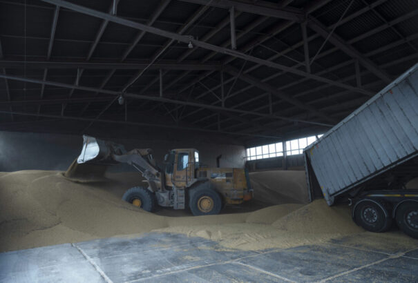 Brüsszel 2025 júniusáig meghosszabbította az ukrán termékek vámmentességét