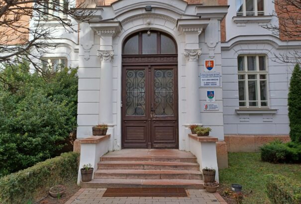 Jubileumi Nagytalálkozóra készülnek a komáromi gimnázium öregdiákjai