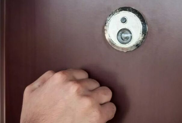 Ismét csalók járják a háztartásokat, hogy átverjék az embereket