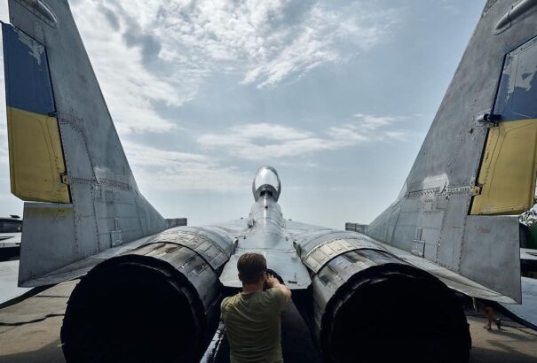 Kevesebb pénzt kaphatunk az Ukrajnának adott MiG-ekért, mint amennyit eredetileg ígértek