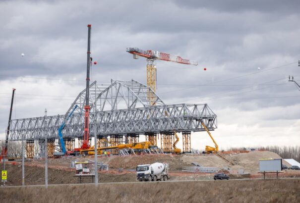 Telehordták szeméttel a D4/R7-et, az ügyészség vádat emelt