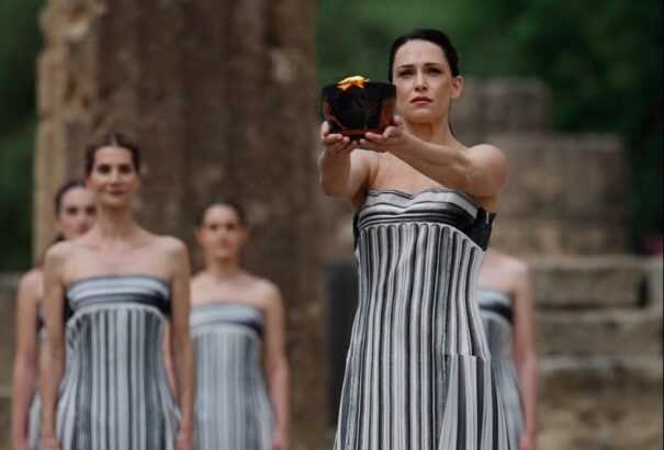 Meggyújtották az olimpiai lángot Görögországban