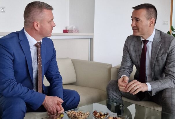 Forró Krisztián ma Pellegrini pártja, a Hlas-SD miniszterével tárgyalt