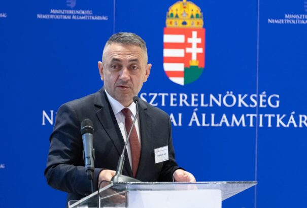 Potápi Árpád János: a hétvégi magyar iskolák szerepe kiemelt a magyar közösségek megmaradásában