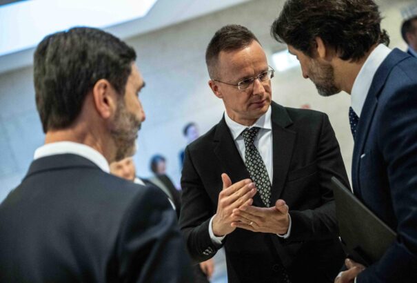 Brüsszel világháborús készülődéssel reagál Ukrajna kritikus harctéri helyzetére