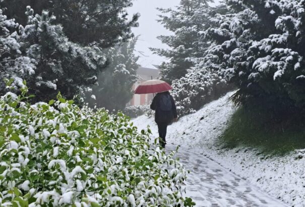 Szlovákia egyes részein visszatért a tél – hétfőre virradóra megint havazás várható
