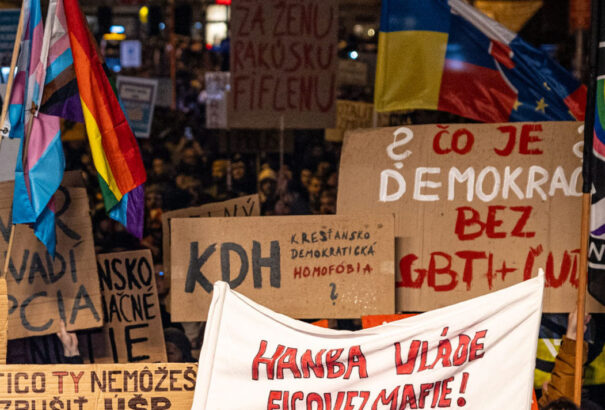 Két szék közül a pad alá? Nem a Smer, hanem a progresszívokkal kötött paktum lesz a KDH végzete