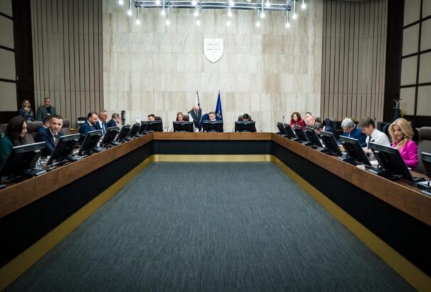 Fico: A kormány szerdán tárgyal a közmédiatörvényről