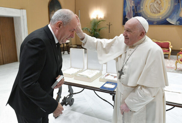 Ferenc pápánál tett látogatást Sulyok Tamás köztársasági elnök