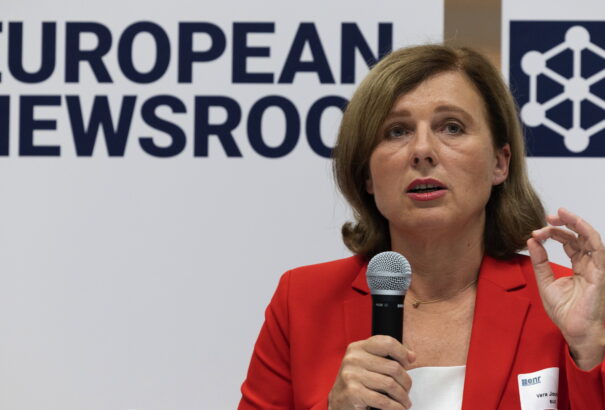 A közintézményekről egyeztettek a kulturális tárca képviselői Věra Jourovával