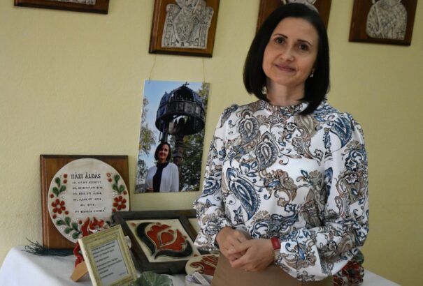 Csank Tímea kerámiakészítő kiállítása Tornalján – Képekkel