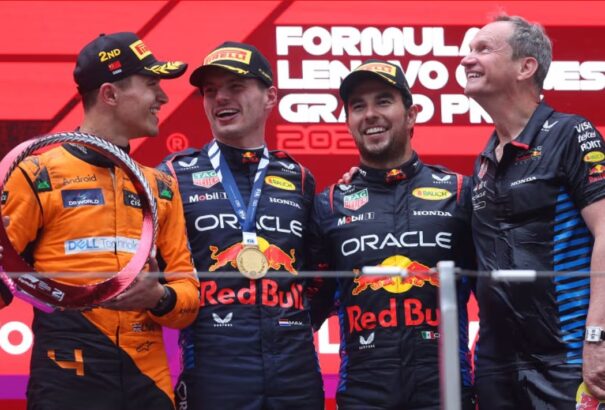 Verstappen rajt-cél győzelmet aratott Sanghajban