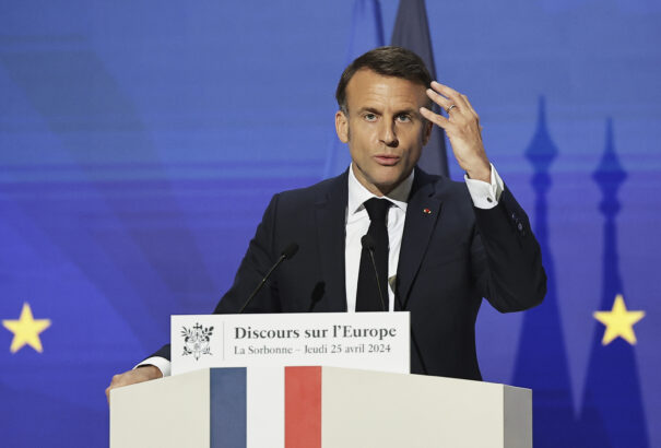 Macron szerint Európa belehalhat, ha nem képes megvédeni magát bárhol és bármikor