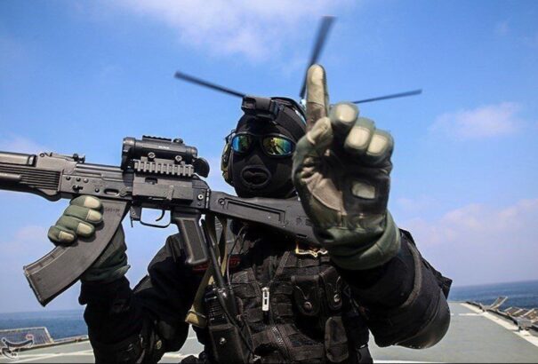 Robban a puskaporos hordó? Irán elfoglalt egy izraeli kereskedelmi hajót (Videó)