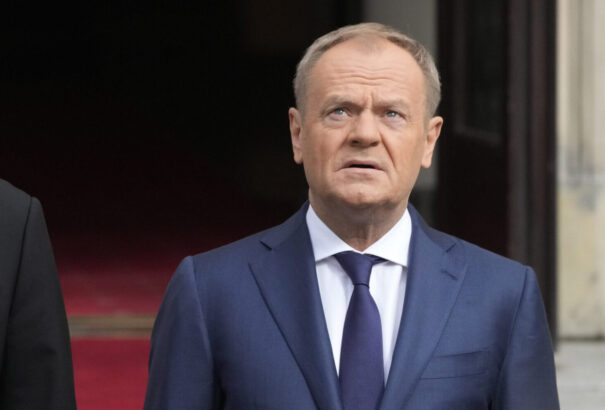 Hatalmasat ment a lengyel jobboldal a helyhatósági választásokon, Tusk vereséget szenvedett