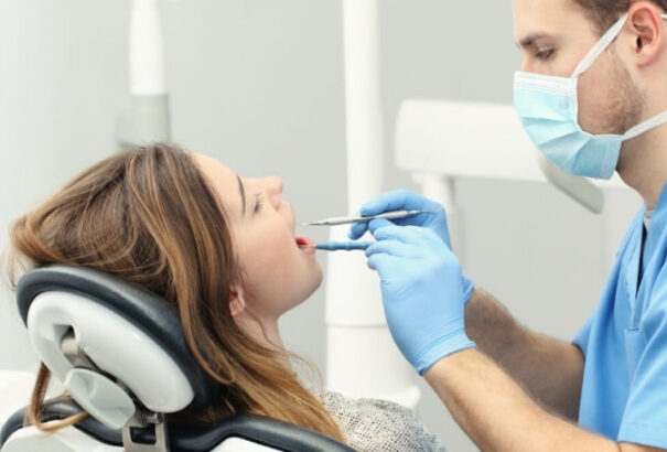 Májustól megszűnnek a fogászati ​​ellátással kapcsolatos kedvezmények az egészségbiztosítóknál