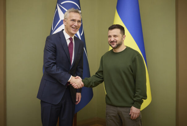 Zelenszkij-Stoltenberg: Nincs késő az ukrán győzelemhez. A NATO 100 milliárdos kerettel szállna be a háborúba