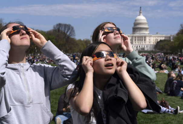 Ilyen volt a teljes napfogyatkozás az amerikai kontinensen (képek)