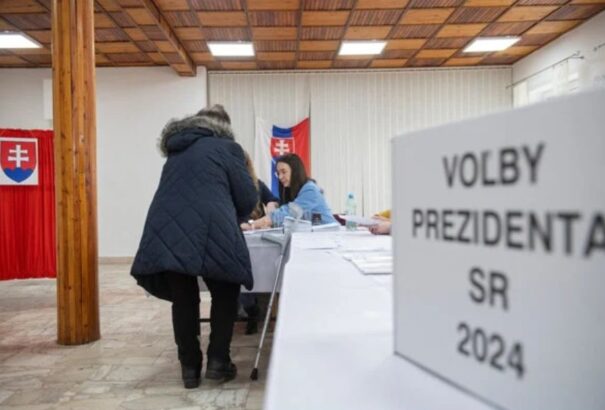 Éjféltől választási moratórium lép életbe