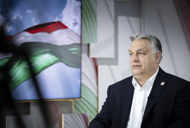 Orbán Viktor: a brüsszeli vezetők szerint előbb-utóbb katonákat is kell küldeni a háborúba