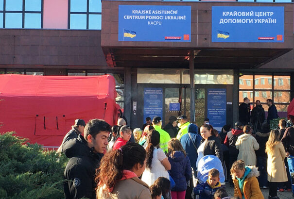 Felmérés: A gazdaságilag aktív ukrajnai menekültek kétharmadának van munkája Csehországban