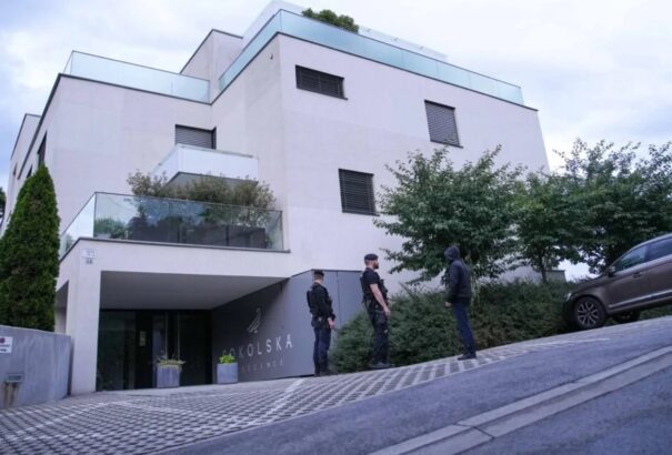 Hivatalos: Robert Fico már Pozsonyban van, odahaza lábadozik