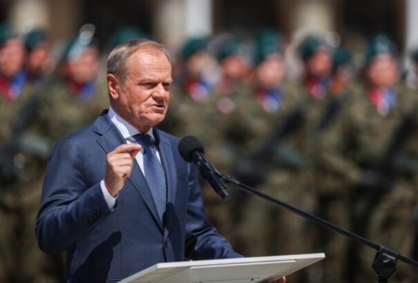 Donald Tusk „keleti pajzsot” építene Lengyelországból