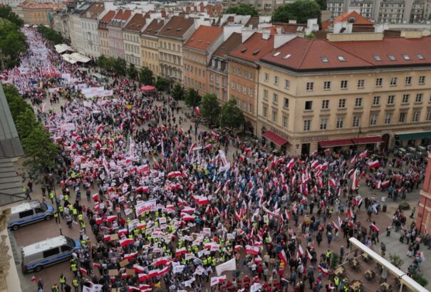 Újra utcára vonultak a lengyel gazdák – a PiS is csatlakozott hozzájuk