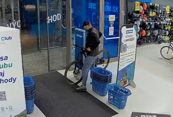Besétált a boltba, és ellopott egy kerékpárt egy férfi Pozsonyban
