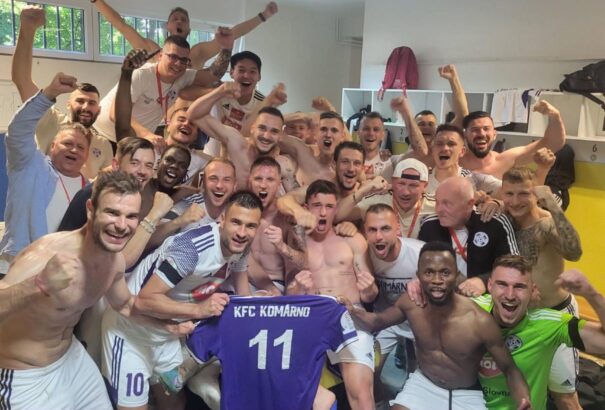 Így ünnepelte a Komáromi FC a feljutást és a bajnoki címet – videó